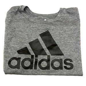 ☀️ Adidas T-shirt